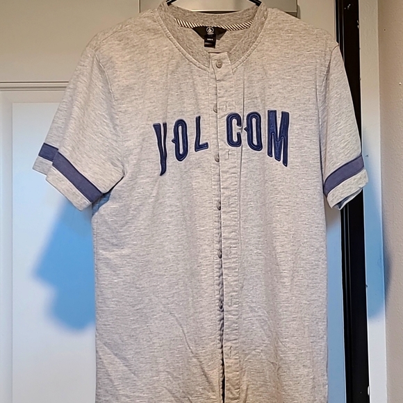 Volcom button up - Picture 1 of 4